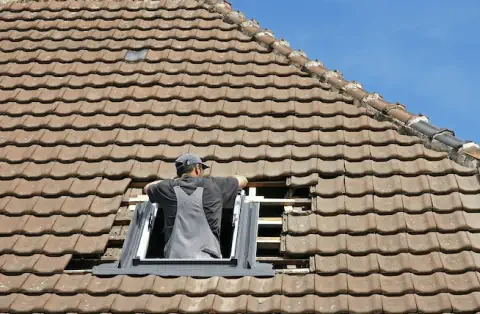 Pose de velux - Écotay-l'Olme